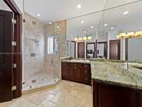 House 1924169753