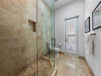 House 1924169767