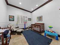 House 1924169777