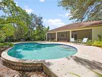 House 1932457992