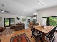 House 1932458065