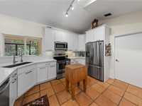 House 1932458073