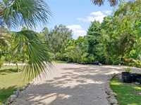 House 1932458174