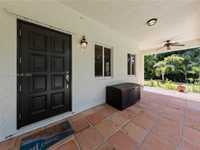 House 1932458191