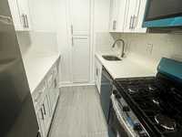 House 1952470225