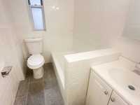 House 1952470250