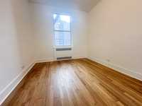 House 1952470262