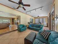 House 2015022738