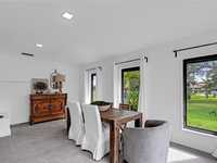 House 1960320732