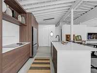 House 1960320815