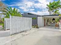 House 1960320826