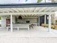House 1960320833