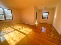 House 1963907289