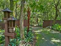 House 1971544605