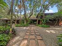 House 1971544616