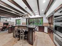 House 1971544624