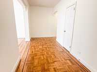 House 1993932543