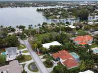 House 2002721447
