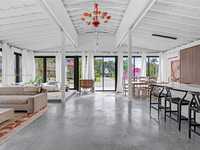 House 2017836561