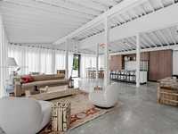 House 2017836563