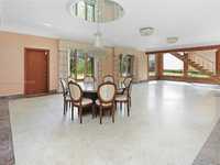 House 2028109200
