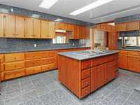 House 2028109212