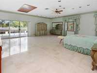 House 2028109248