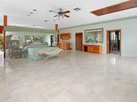 House 2028109250