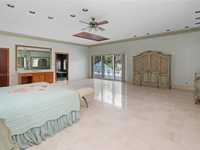 House 2028109251