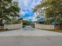 House 2028109168