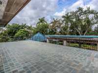 House 2028109258