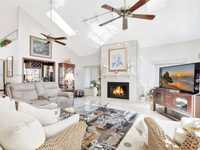 House 2035081528