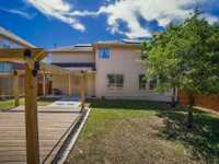 House 2043252576