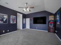 House 2043252545