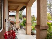 House 2048596877