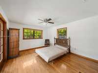 House 2088466364