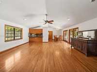 House 2085835210