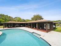 House 2085835159