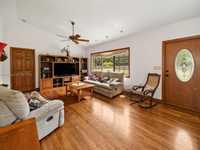House 2085835267