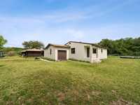 House 2085835318