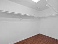 House 2122500991