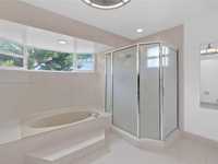 House 2122500995
