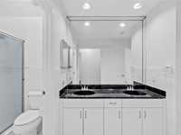 House 2122500998