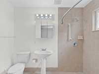House 2122501004