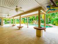 House 2122501007