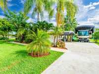 House 2122500972