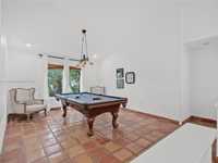 House 2122500981