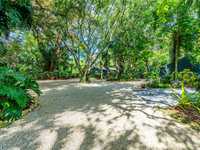 House 2142550224