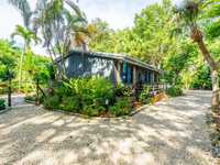 House 2142550372