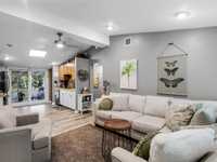 House 2142550379